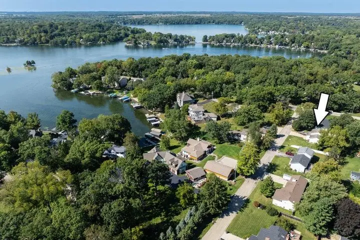 N7686 Rendell Dr, Lauderdale Lakes, WI 53121 - Image #2