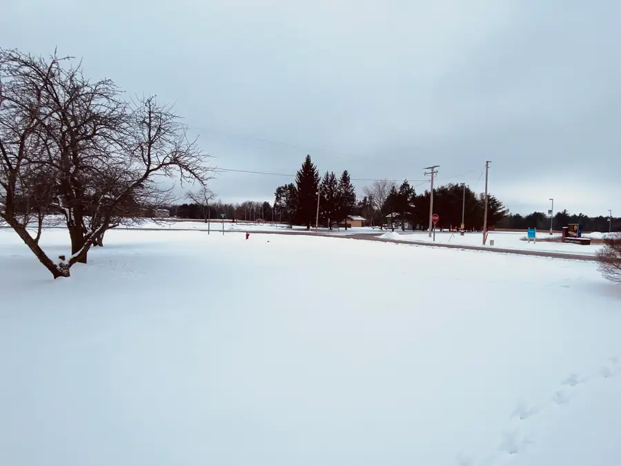 210 S Oak St, Crivitz, WI 54114 - Image #2
