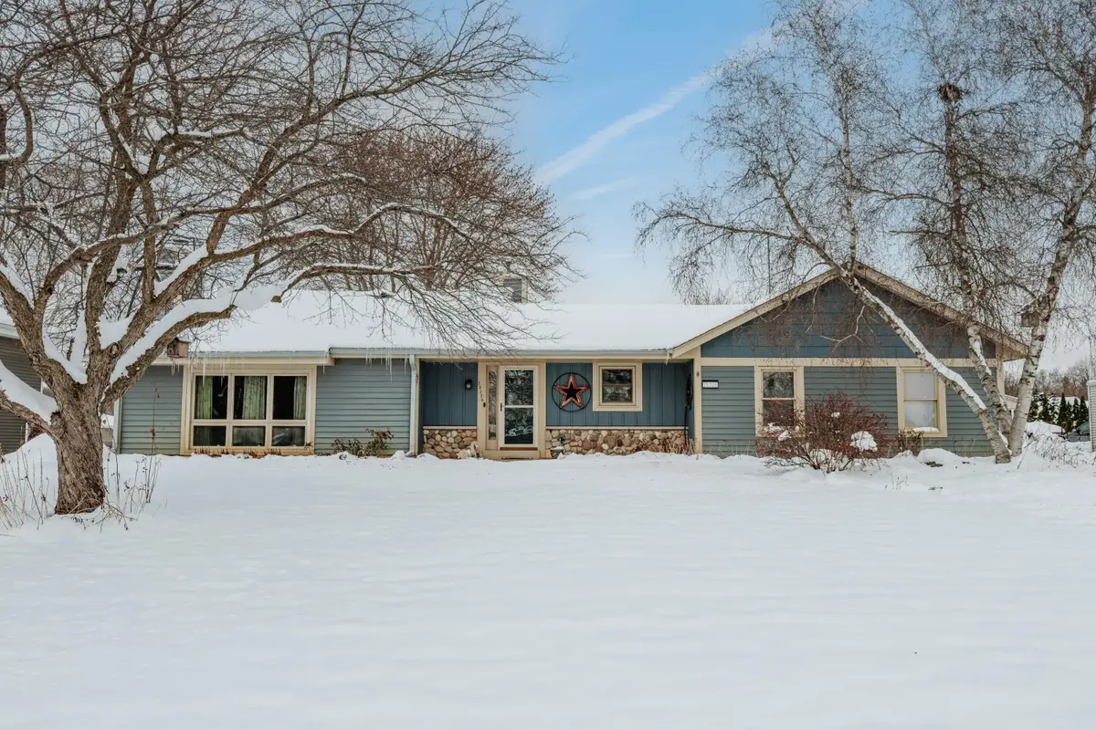 25326 W Loomis Rd, Wind Lake, WI 53185 - Image #1