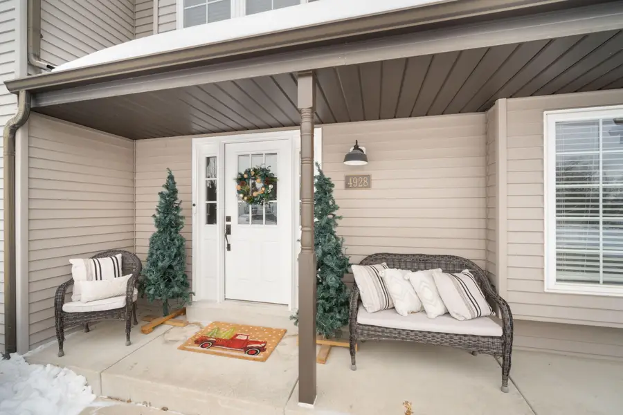 4928 W Evergreen St, Franklin, WI 53132 - Image #3