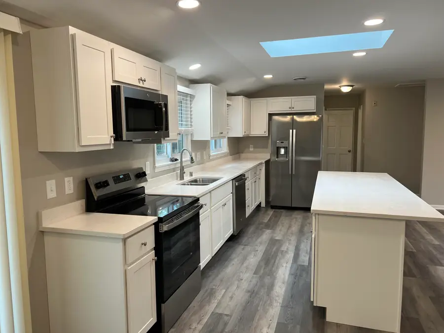 1840 E Lone Oak Cir, Brookfield, WI 53045 - Image #3