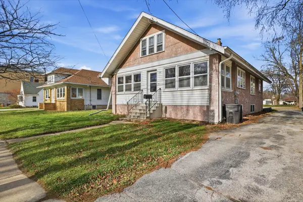 514 E Main St, Waterford, WI 53185