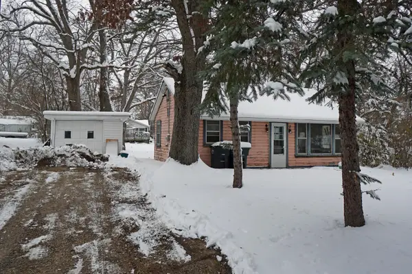 26920 97th St, Salem Lakes, WI 53179