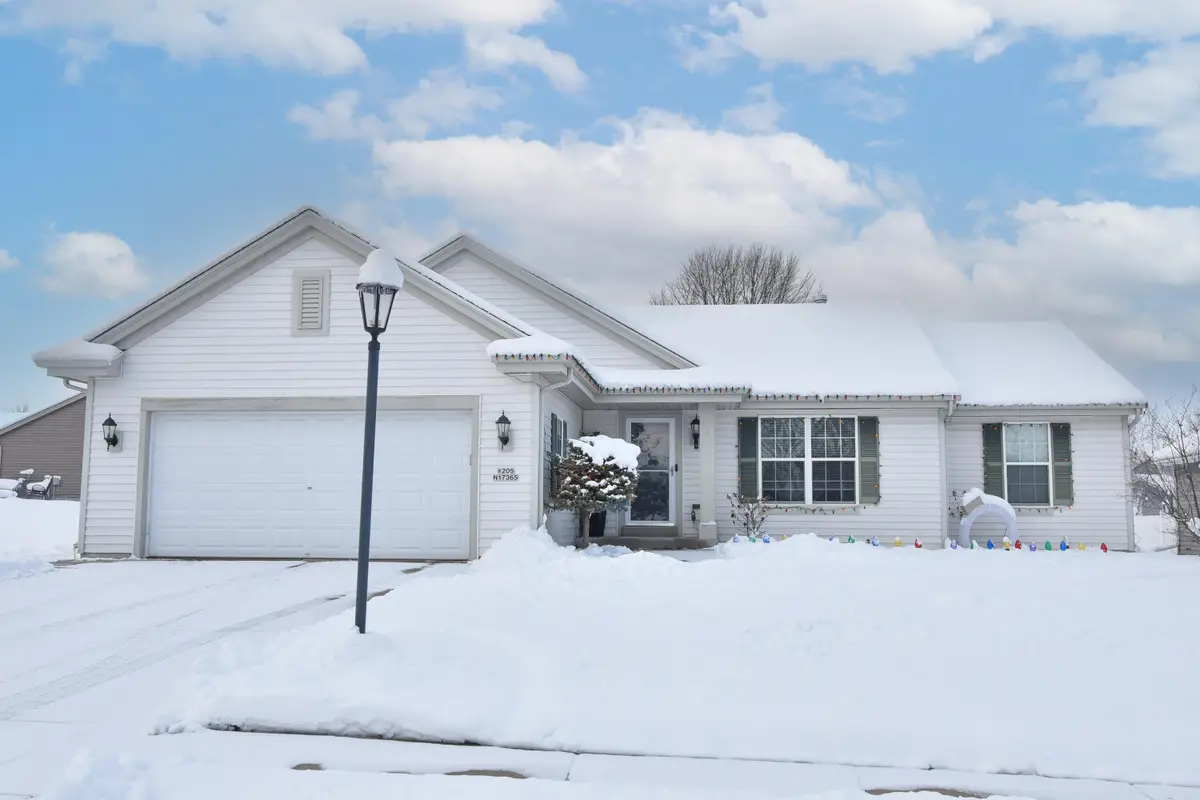 W205N17365 Spring Ridge Dr, Jackson, WI 53037 - Image #1
