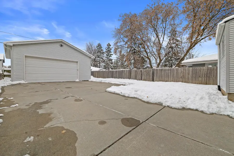 2116 Cleveland Ave, Racine, WI 53405 - Image #2