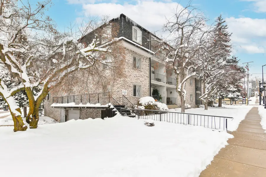 237 Madison St, Waukesha, WI 53188 - Image #2