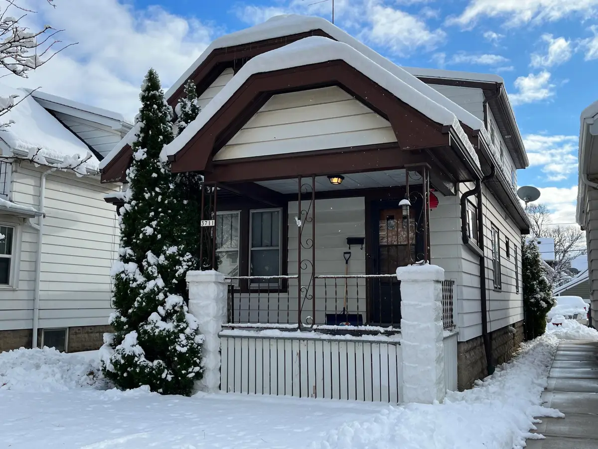 3711 W Orchard St, Milwaukee, WI 53215 - Image #1