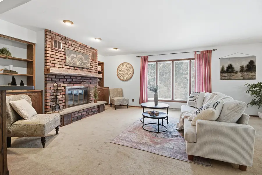 1325 Stirling Ct, West Bend, WI 53095 - Image #2