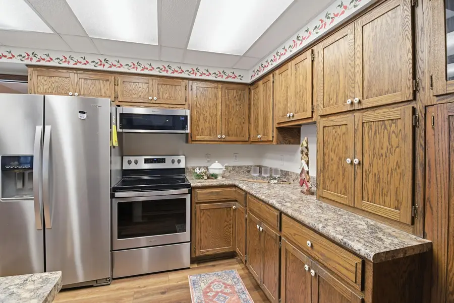 1325 Stirling Ct, West Bend, WI 53095 - Image #3