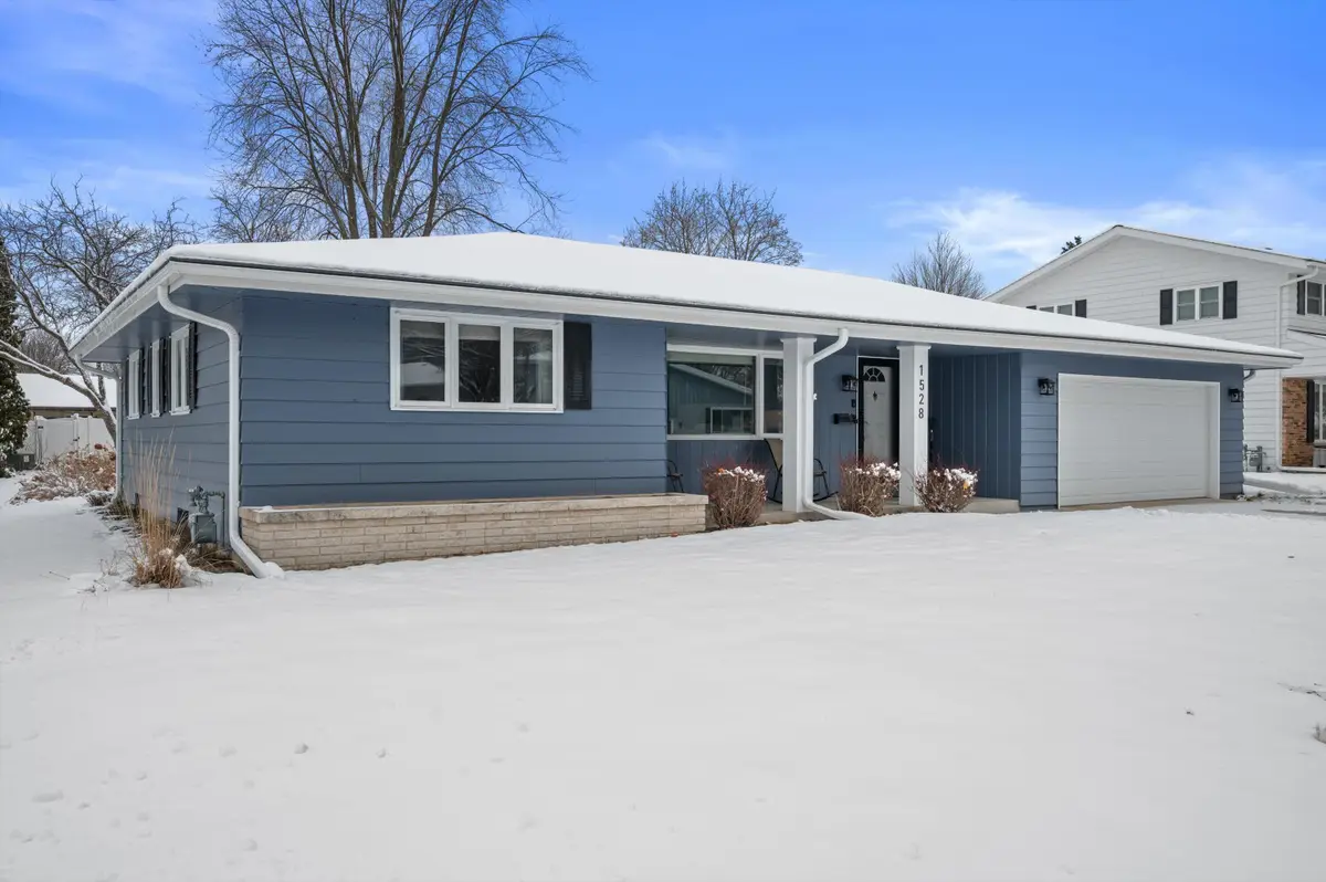 1528 Carmen Ave, Sheboygan, WI 53081 - Image #1