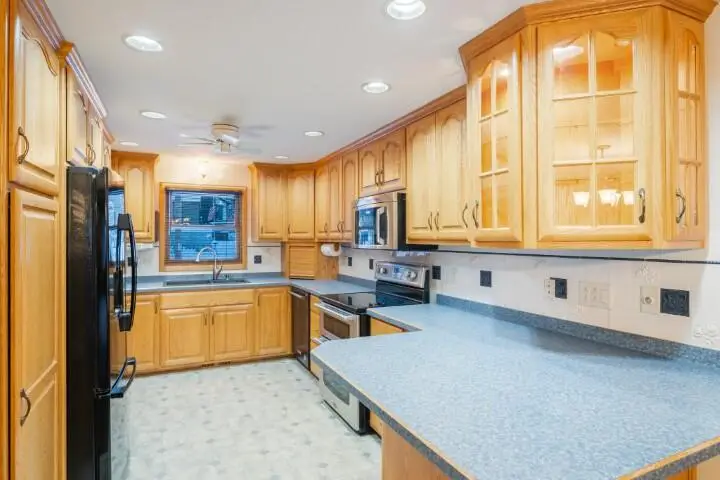 3155 Calumet Dr, Sheboygan, WI 53083 - Image #3