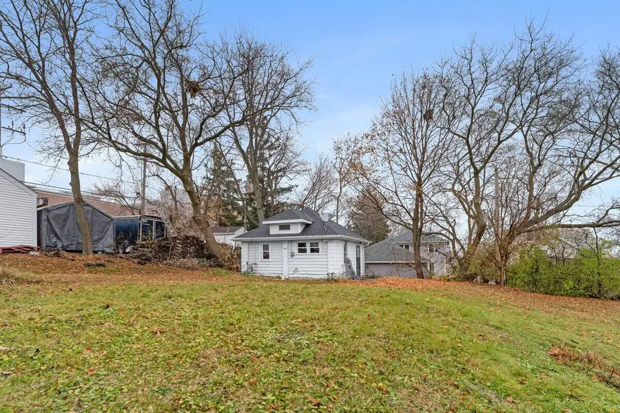 407 Greenwood Ave, Waukesha, WI 53188 - Image #3