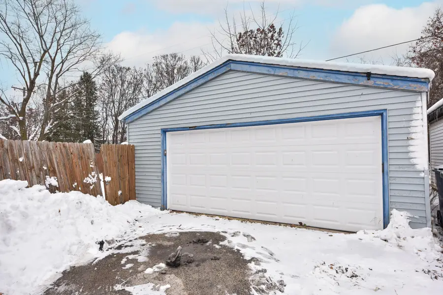 11811 W Flagg Ave, Milwaukee, WI 53225 - Image #3