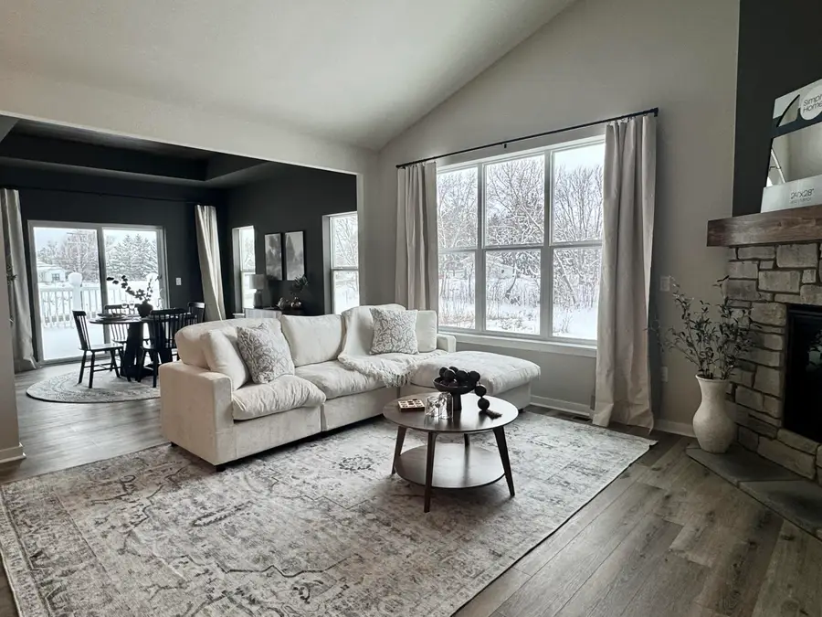 W255S5377 Primrose Ln, Waukesha, WI 53189 - Image #3