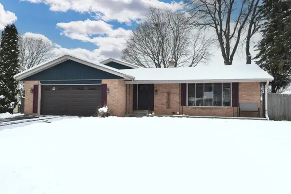 631 Hialeah Dr, Caledonia, WI 53402