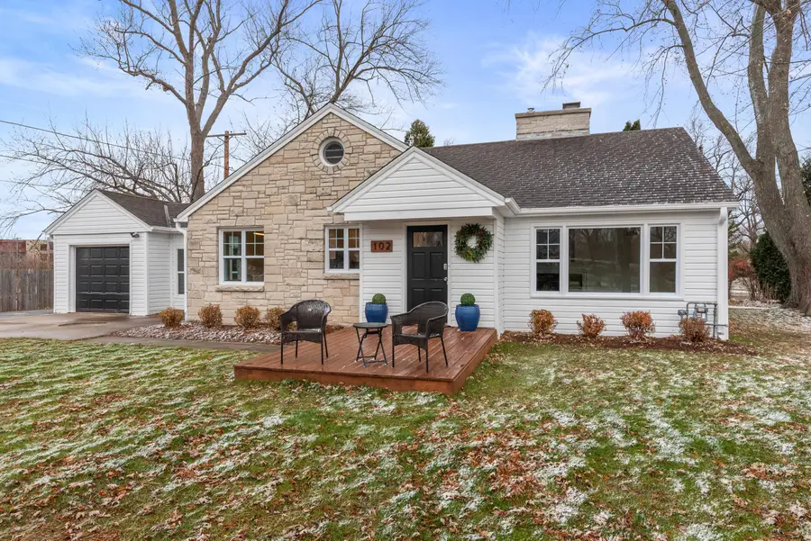 102 W Calumet Rd, Fox Point, WI 53217 - Image #2