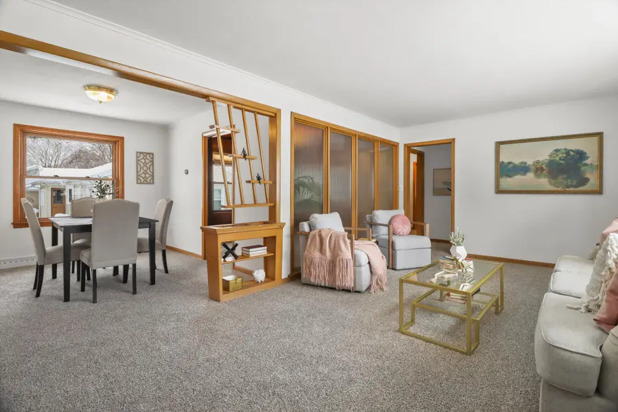 815 Parkview Ln, Mukwonago, WI 53149 - Image #2