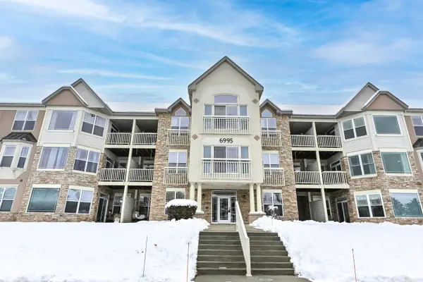 6995 S Riverwood Blvd, Franklin, WI 53132