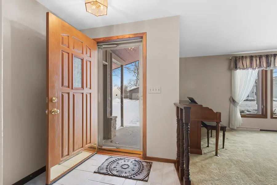 1444 Hazelwood Dr, Manitowoc, WI 54220 - Image #3