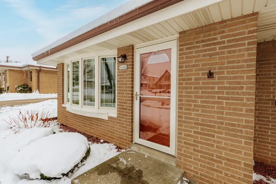 5640 S 30th St, Milwaukee, WI 53221 - Image #3