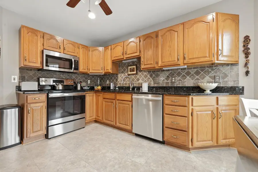 4011 Prairie Village Dr, Pleasant Prairie, WI 53142 - Image #2