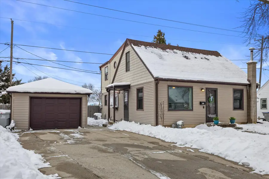 3939 S 5th Pl, Milwaukee, WI 53207 - Image #2