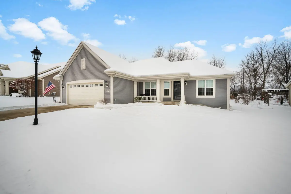 W207N17371 Parkview Dr, Jackson, WI 53037 - Image #1