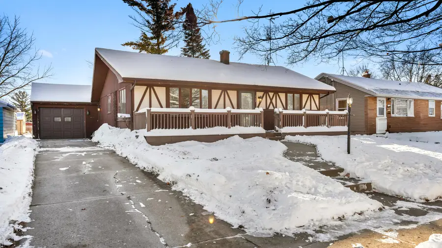 517 Richmond Ave, Sheboygan Falls, WI 53085 - Image #2
