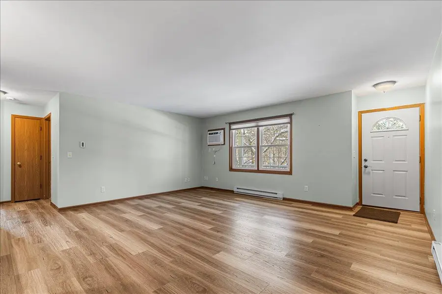 831 Devonshire Ln, West Bend, WI 53090 - Image #3