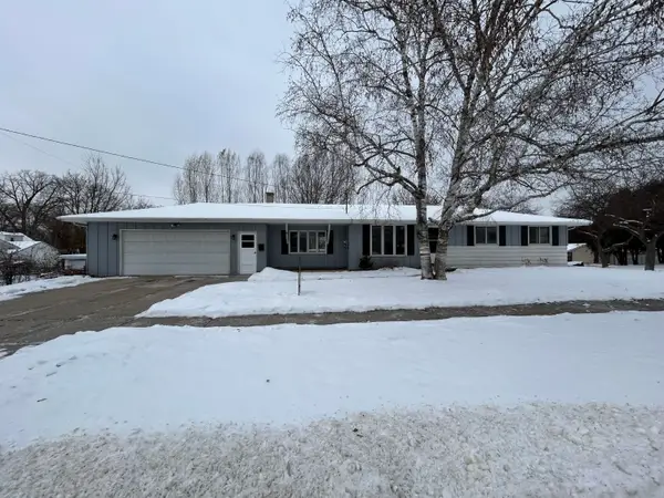 1108 Clayton Pl, Green Bay, WI 54302