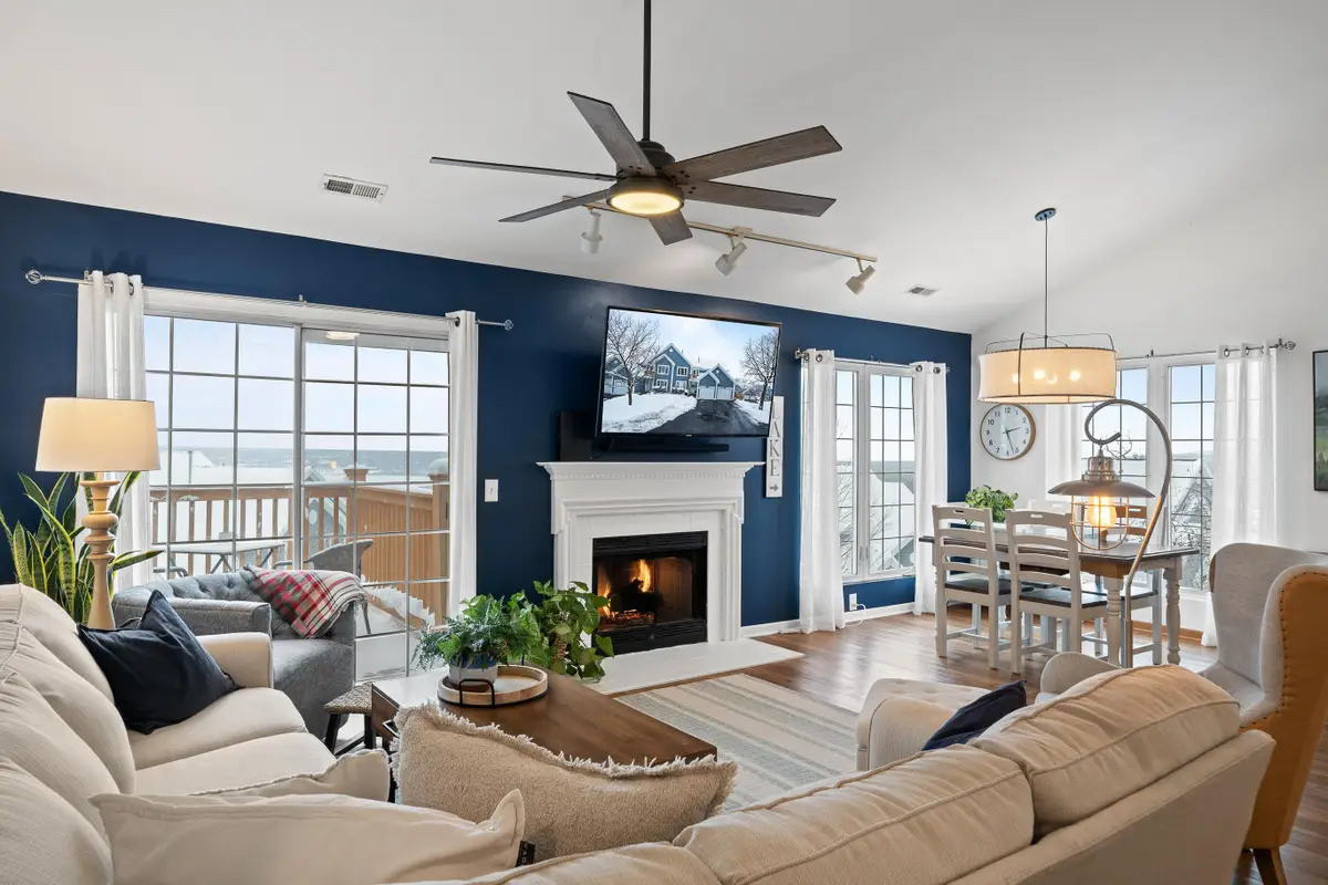 1085 Lakeland Dr, Geneva, WI 53147 - Image #1