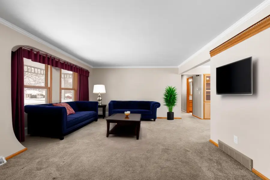 18345 W Michaels Rd, New Berlin, WI 53146 - Image #2