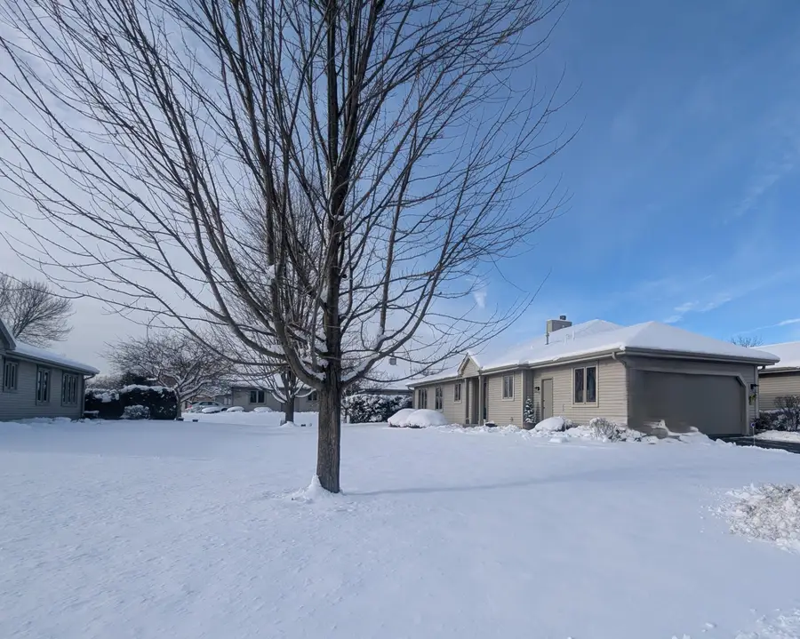W174N8125 Shady Ln, Menomonee Falls, WI 53051 - Image #2