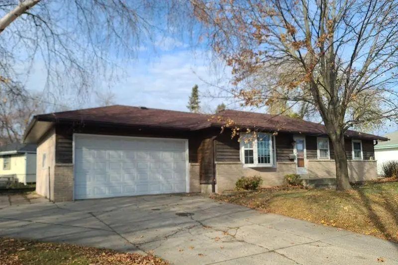 6233 S Avalon St, Milwaukee, WI 53221 - Image #2