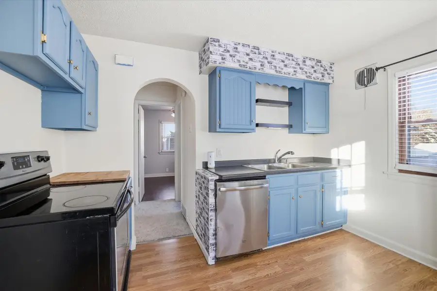 2934 S 92nd St, West Allis, WI 53227 - Image #2