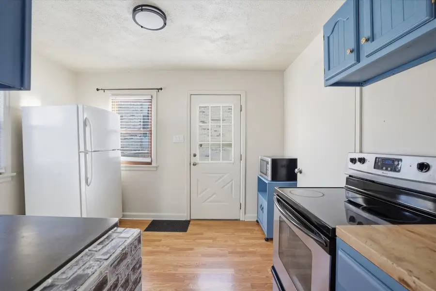 2934 S 92nd St, West Allis, WI 53227 - Image #3