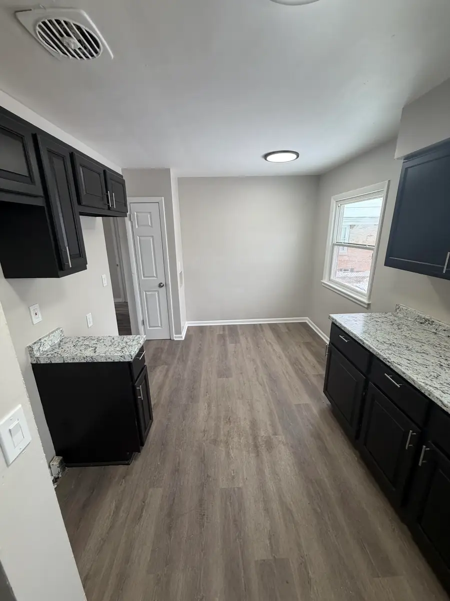 4340 W Eggert Pl, Milwaukee, WI 53218 - Image #3