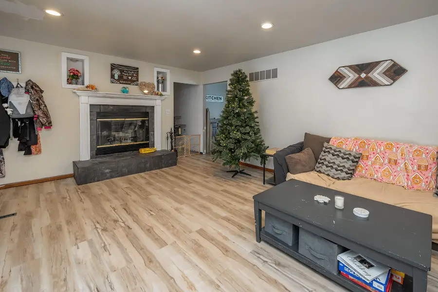 517 Fox Knoll Dr, Rochester, WI 53185 - Image #3