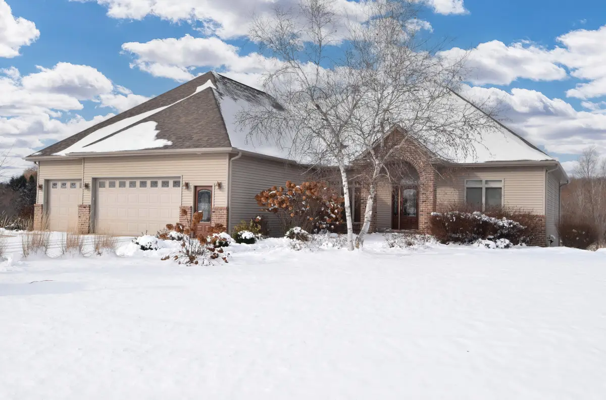 N6393 Tradewinds Cir, Beaver Dam, WI 53916 - Image #1