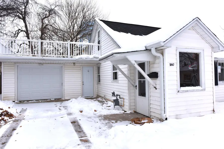 207 S Harrison St, Delavan, WI 53115 - Image #2
