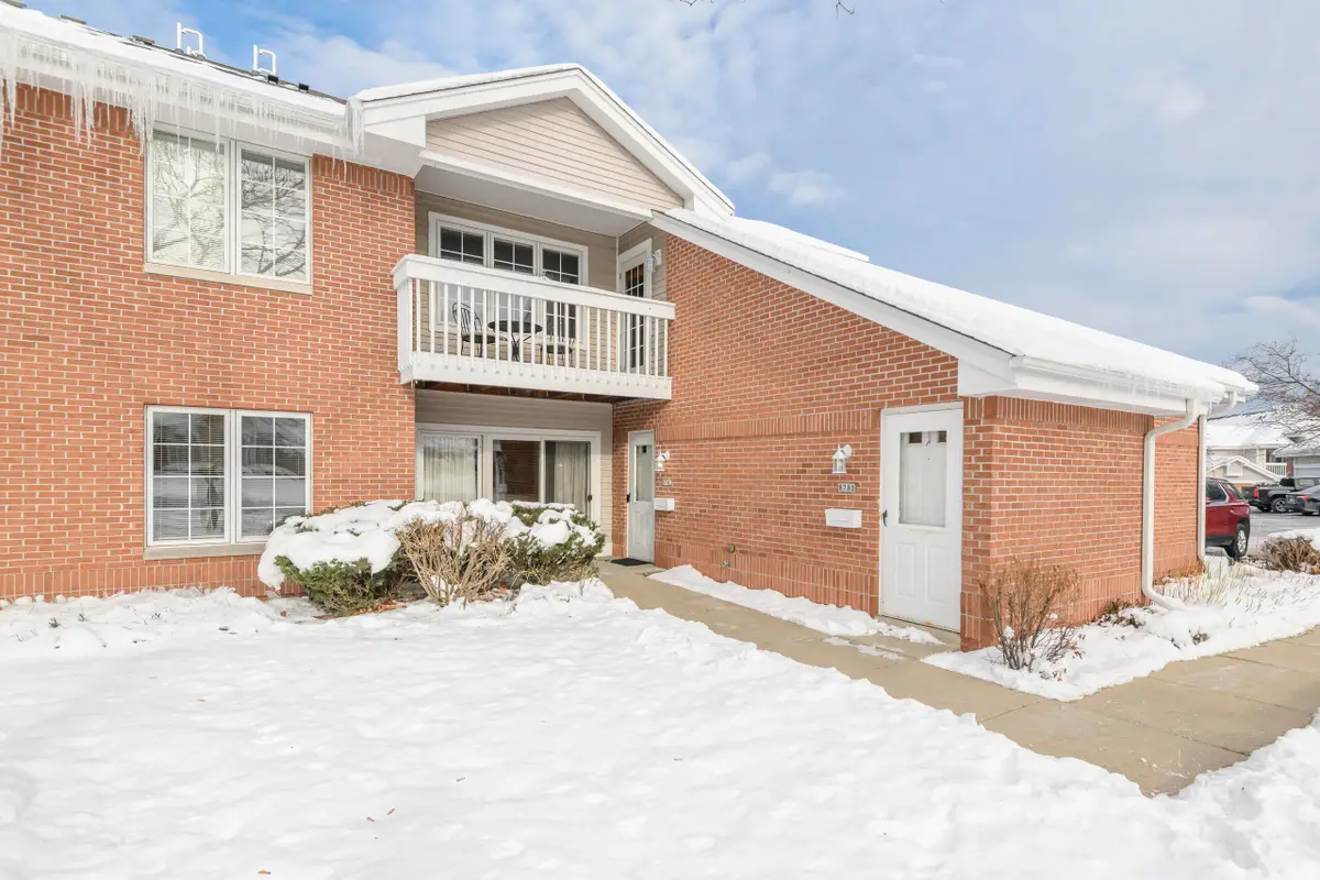 8782 Woodbridge Dr, Greendale, WI 53219 - Image #1