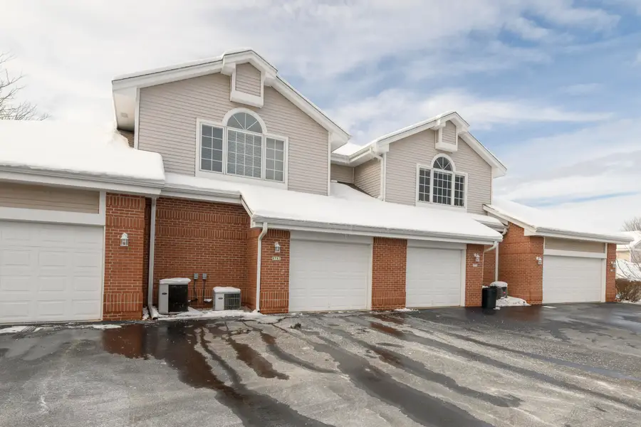 8782 Woodbridge Dr, Greendale, WI 53219 - Image #2