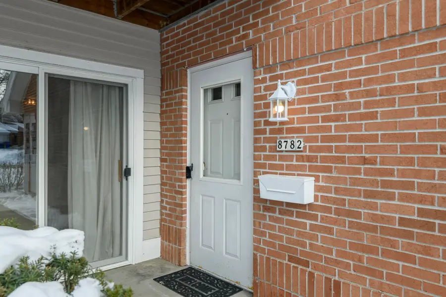 8782 Woodbridge Dr, Greendale, WI 53219 - Image #3