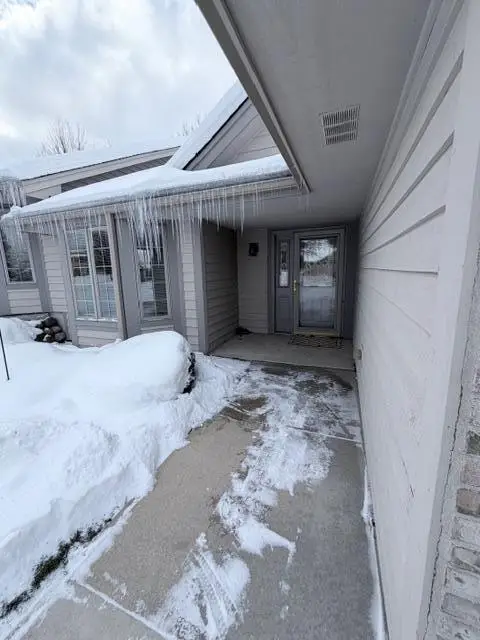 6355 Kingsview Dr, Mount Pleasant, WI 53406 - Image #3