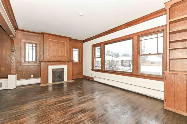 1516 Monroe Ave, Racine, WI 53405