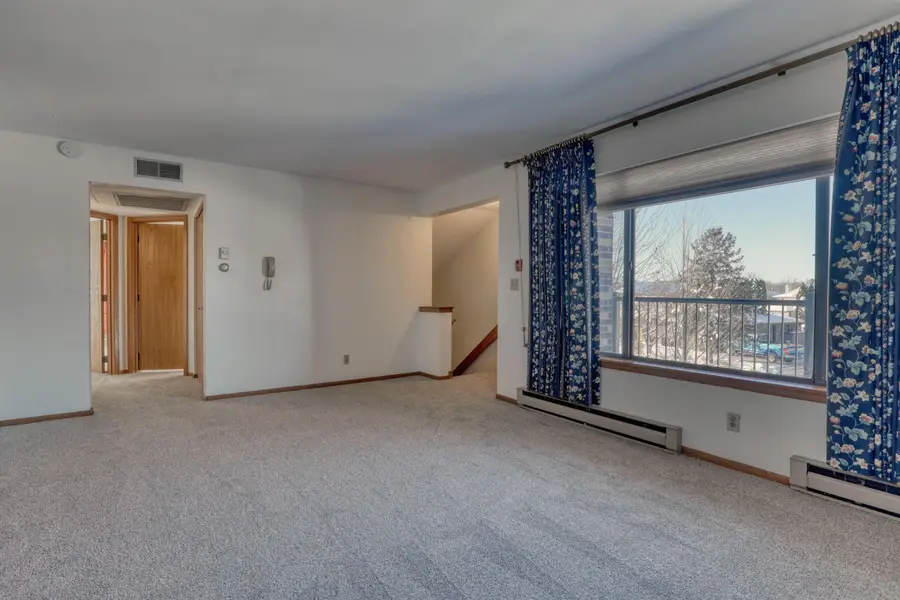 W176N9734 Riversbend Cir E, Germantown, WI 53022 - Image #2