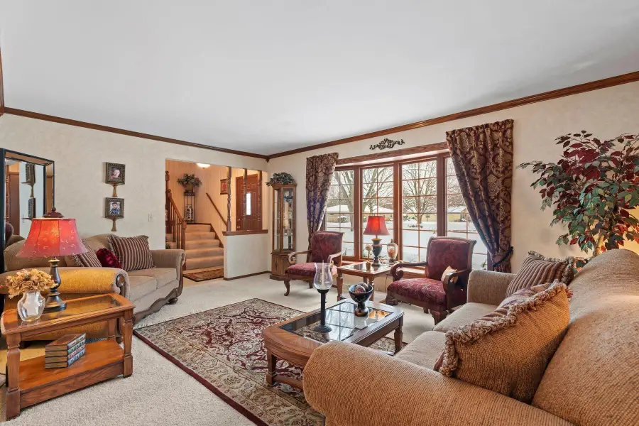 6433 S 121st St, Franklin, WI 53132 - Image #2