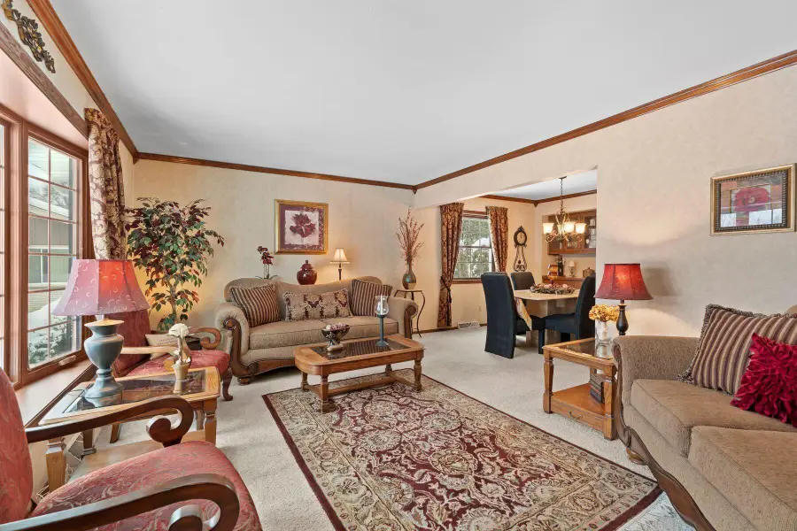 6433 S 121st St, Franklin, WI 53132 - Image #3