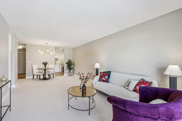 303 E Henry Clay St, Whitefish Bay, WI 53217