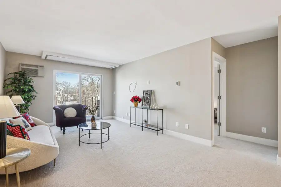 303 E Henry Clay St, Whitefish Bay, WI 53217 - Image #3